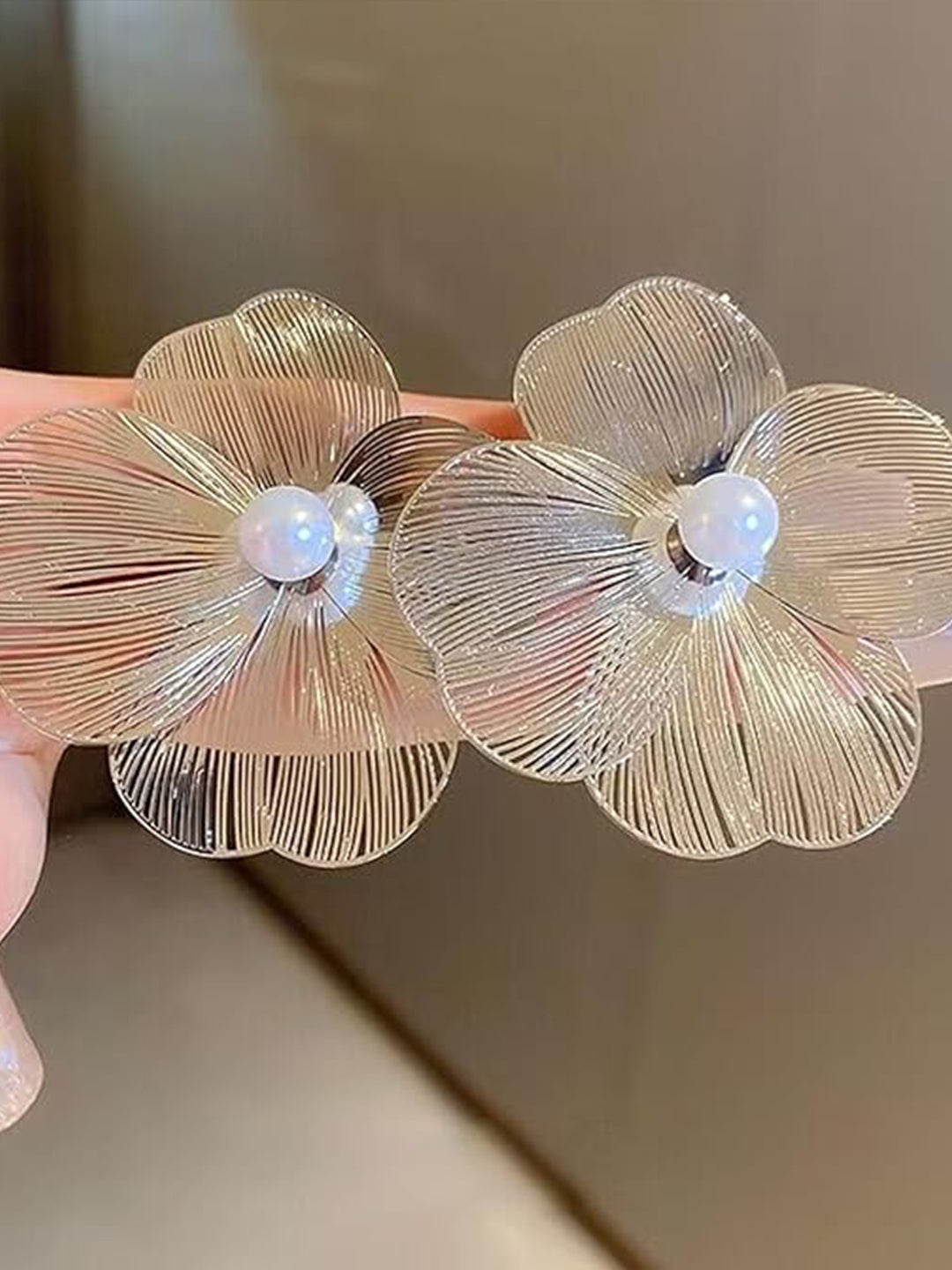 Petal Flower Earrings | 2 Colors