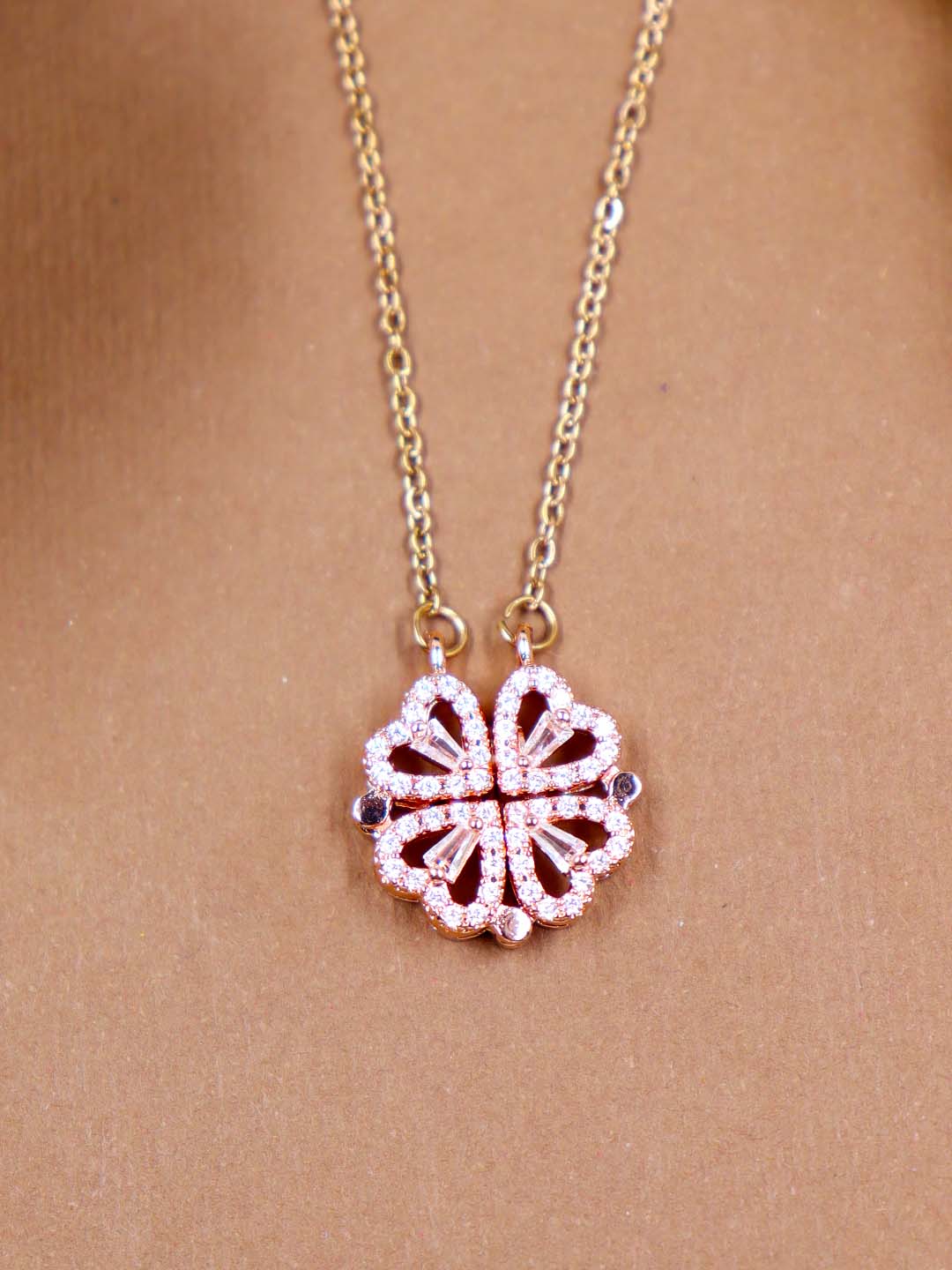 Two-in-One Heart Magnetic Clover Necklace