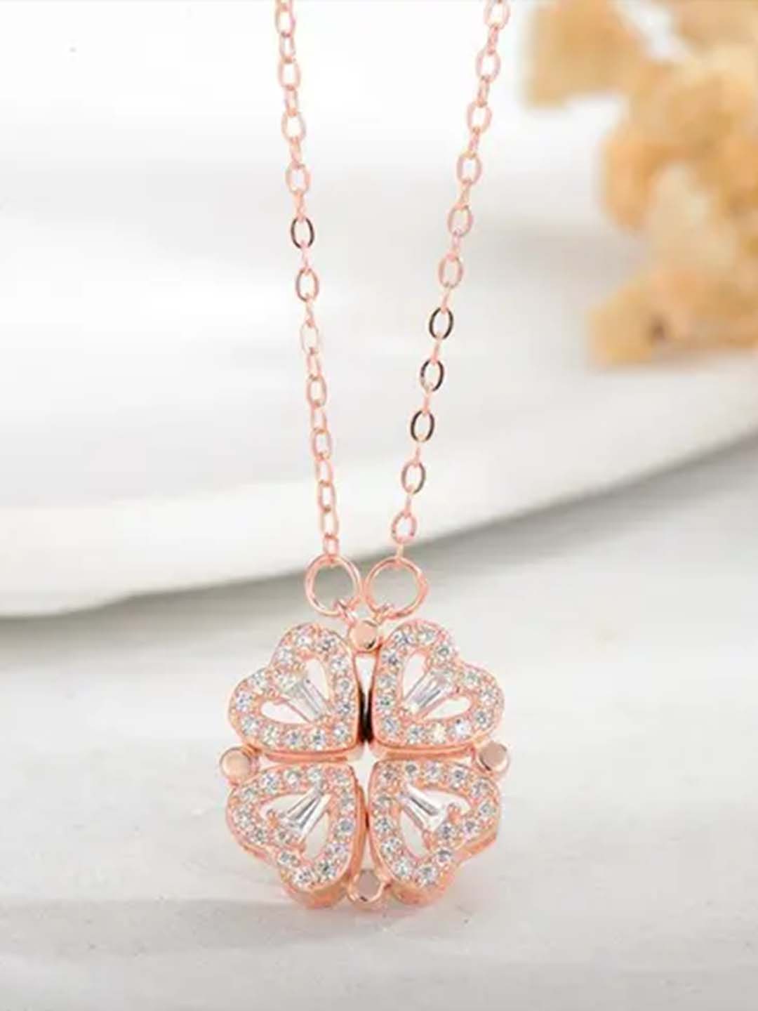 Two-in-One Heart Magnetic Clover Necklace